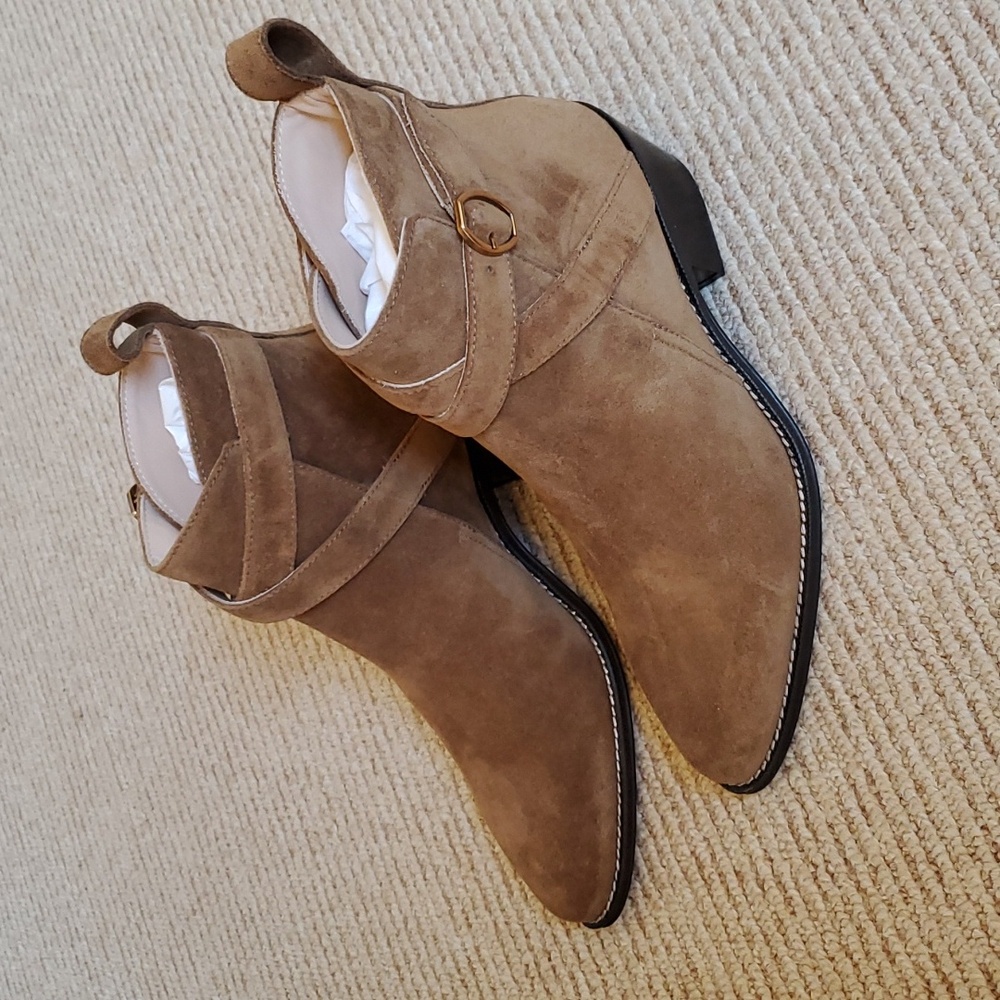 New Chelsea Booties Size 7 by Banana Republic